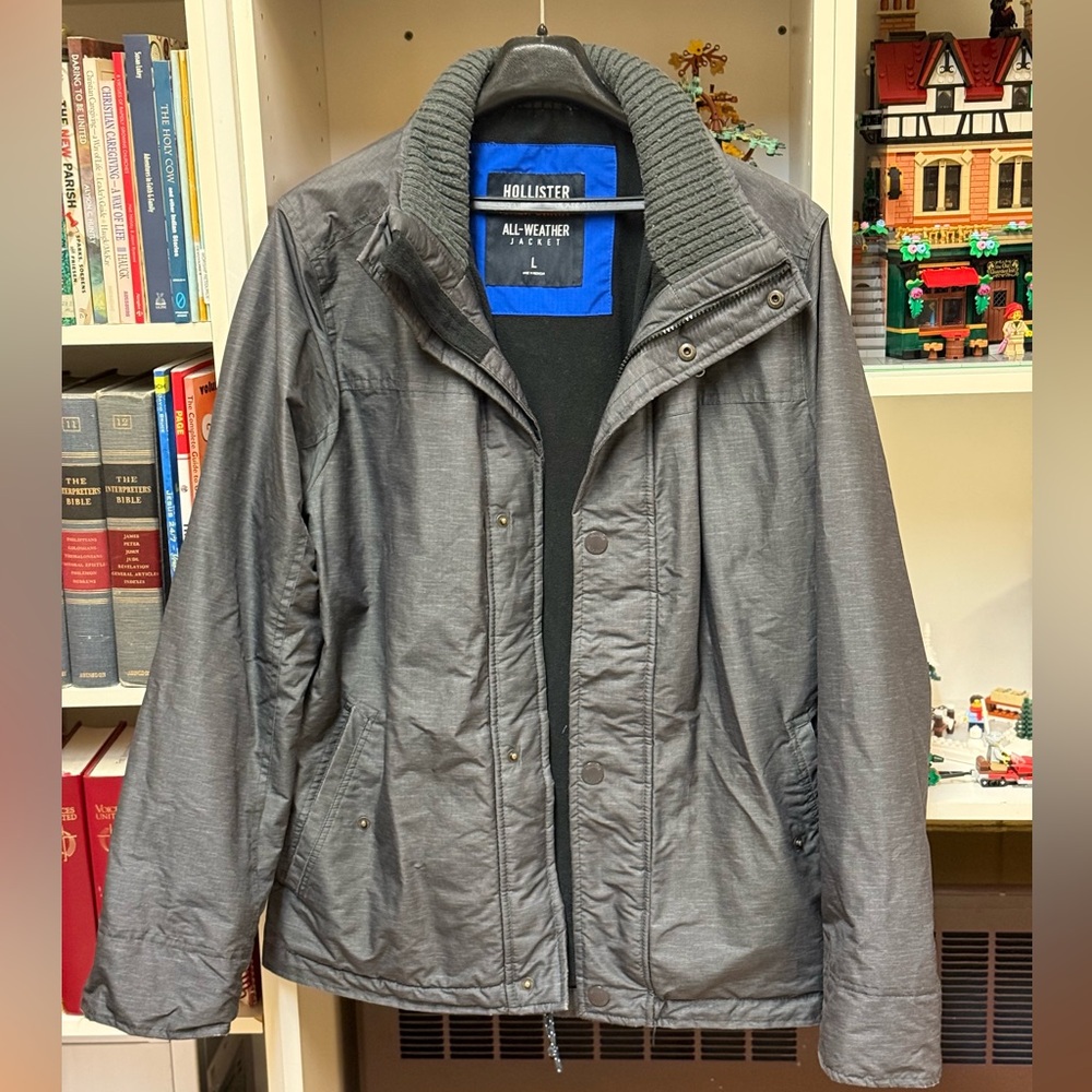 Hollister men’s size L rain jacket